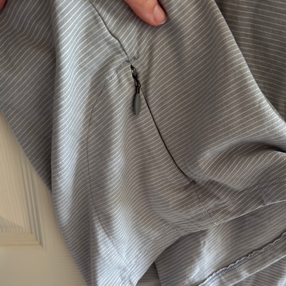 Under Armour Gray and Blue Long Sleeve Tee Athletic Comfort - Picture 4 of 5